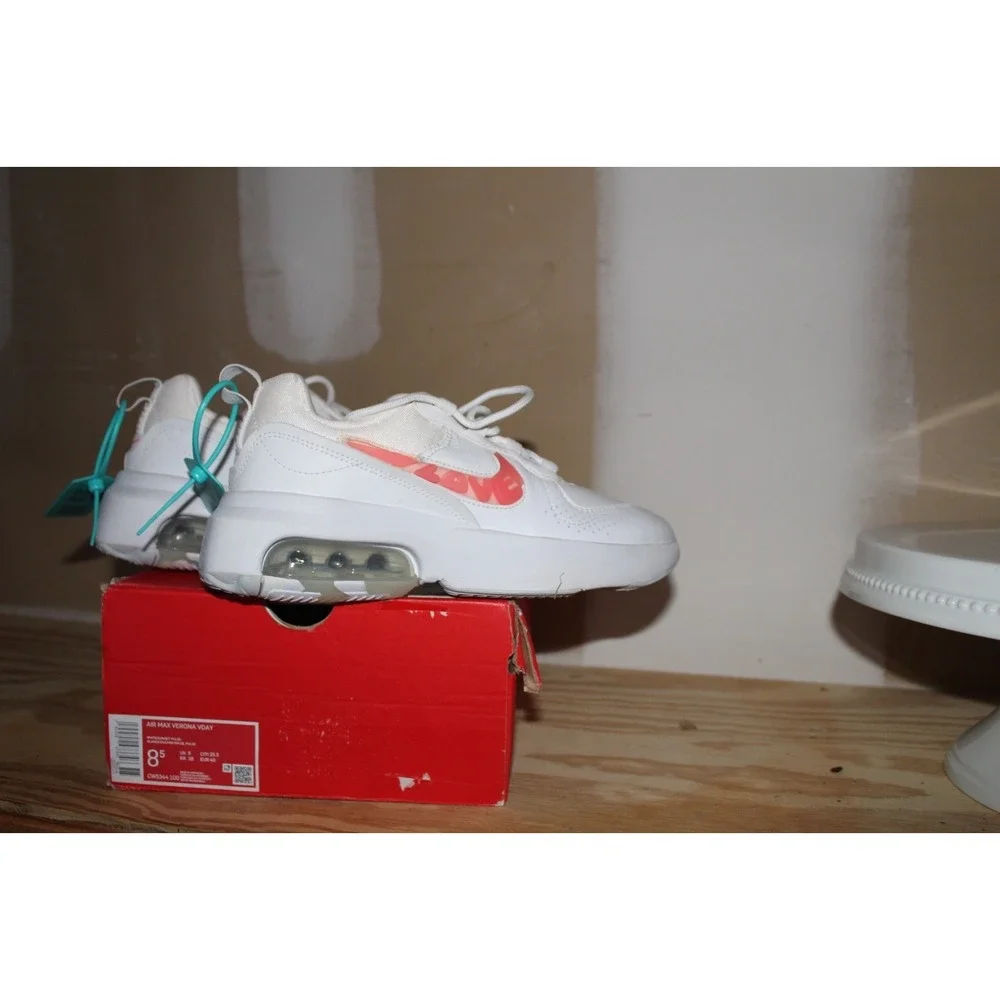Nike Air Max Verona VDay White Pink Womens 8.5 Sneakers